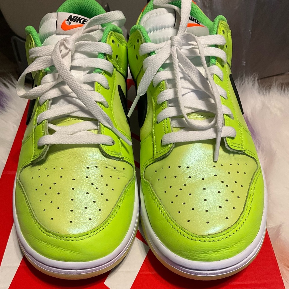 Nike Dunk SE -SPLASH.VOLT SE
